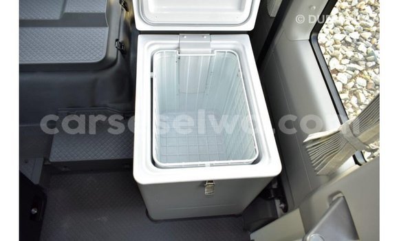 Acheter Import Voiture Toyota Coaster Blanc à Import - Dubai, East Mahé Acheter Import Voiture Toyota Coaster Blanc à Import - Dubai, East Mahé