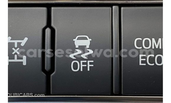 Buy Import Toyota Land Cruiser White Car in Import - Dubai in East Mahé Buy Import Toyota Land Cruiser White Car in Import - Dubai in East Mahé