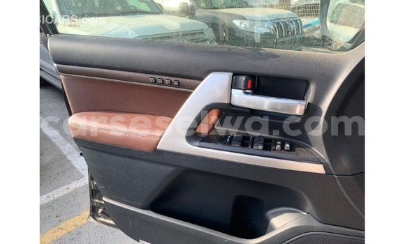 Buy Import Toyota Land Cruiser Black Car in Import - Dubai in East Mahé Buy Import Toyota Land Cruiser Black Car in Import - Dubai in East Mahé