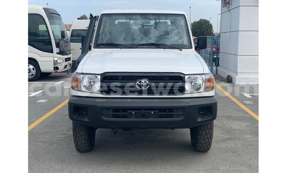 Buy Import Toyota Land Cruiser White Car in Import - Dubai in East Mahé Buy Import Toyota Land Cruiser White Car in Import - Dubai in East Mahé