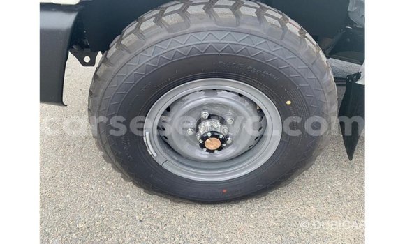 Buy Import Toyota Land Cruiser White Car in Import - Dubai in East Mahé Buy Import Toyota Land Cruiser White Car in Import - Dubai in East Mahé