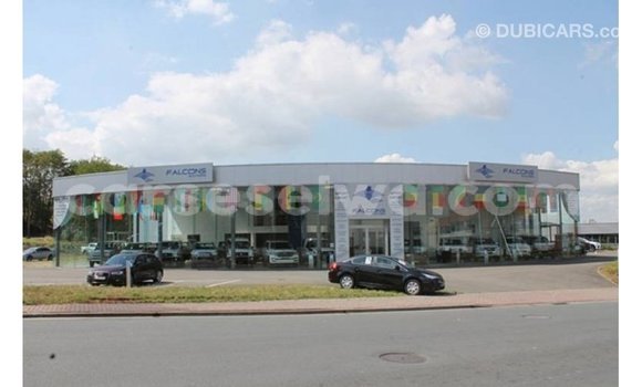 Acheter Import Voiture Toyota Hilux Blanc à Import - Dubai, East Mahé Acheter Import Voiture Toyota Hilux Blanc à Import - Dubai, East Mahé