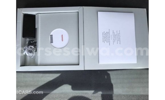 Acheter Import Moto Honda C Autre à Import - Dubai, East Mahé Acheter Import Moto Honda C Autre à Import - Dubai, East Mahé