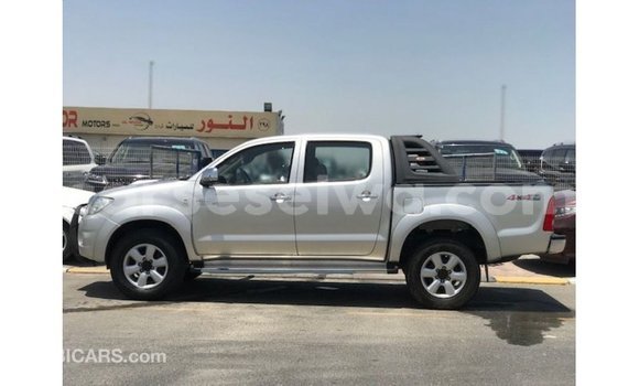 Acheter Import Voiture Toyota Hilux Autre à Import - Dubai, East Mahé Acheter Import Voiture Toyota Hilux Autre à Import - Dubai, East Mahé