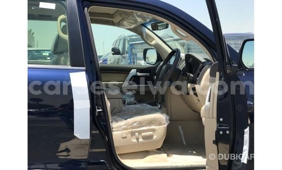 Acheter Import Voiture Toyota Land Cruiser Bleu à Import - Dubai, East Mahé Acheter Import Voiture Toyota Land Cruiser Bleu à Import - Dubai, East Mahé