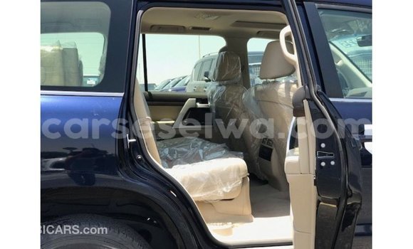 Acheter Import Voiture Toyota Land Cruiser Bleu à Import - Dubai, East Mahé Acheter Import Voiture Toyota Land Cruiser Bleu à Import - Dubai, East Mahé