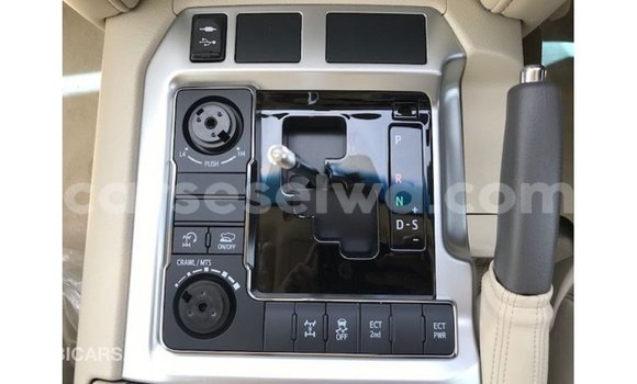 Acheter Import Voiture Toyota Land Cruiser Bleu à Import - Dubai, East Mahé Acheter Import Voiture Toyota Land Cruiser Bleu à Import - Dubai, East Mahé