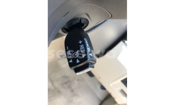 Acheter Import Voiture Toyota Land Cruiser Bleu à Import - Dubai, East Mahé Acheter Import Voiture Toyota Land Cruiser Bleu à Import - Dubai, East Mahé