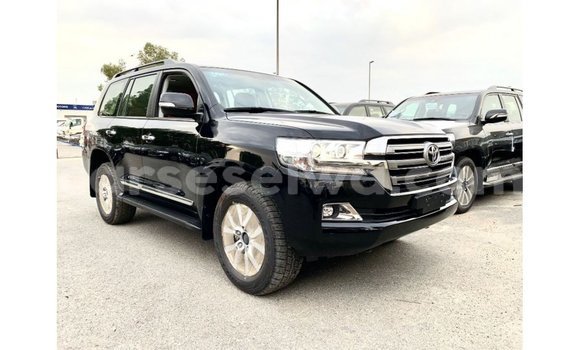Acheter Import Voiture Toyota Land Cruiser Noir à Import - Dubai, East Mahé Acheter Import Voiture Toyota Land Cruiser Noir à Import - Dubai, East Mahé