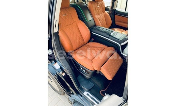 Acheter Import Voiture Toyota Land Cruiser Noir à Import - Dubai, East Mahé Acheter Import Voiture Toyota Land Cruiser Noir à Import - Dubai, East Mahé