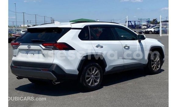 Buy Import Toyota Ade White Truck in Import - Dubai in East Mahé Buy Import Toyota Ade White Truck in Import - Dubai in East Mahé