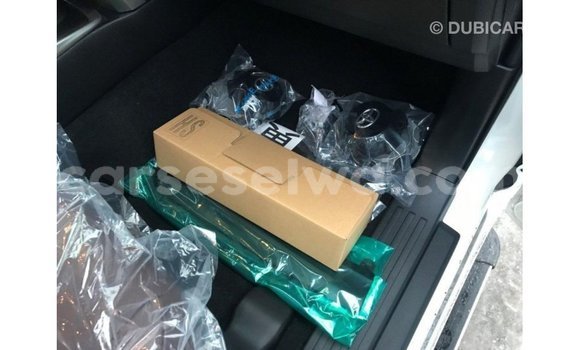 Acheter Import Utilitaire Toyota Ade Blanc à Import - Dubai, East Mahé Acheter Import Utilitaire Toyota Ade Blanc à Import - Dubai, East Mahé