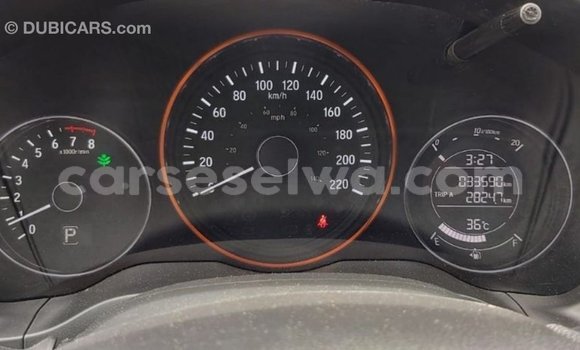 Acheter Import Moto Honda C Blanc à Import - Dubai, East Mahé Acheter Import Moto Honda C Blanc à Import - Dubai, East Mahé