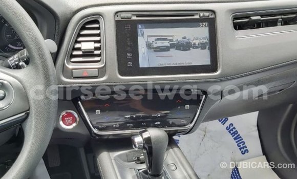 Acheter Import Moto Honda C Blanc à Import - Dubai, East Mahé Acheter Import Moto Honda C Blanc à Import - Dubai, East Mahé