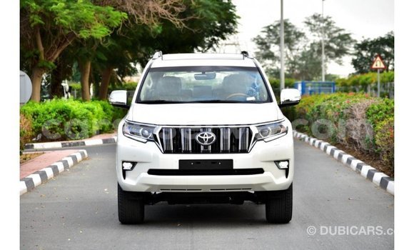 Acheter Import Voiture Toyota Prado Blanc à Import - Dubai, East Mahé Acheter Import Voiture Toyota Prado Blanc à Import - Dubai, East Mahé