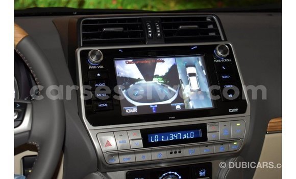 Acheter Import Voiture Toyota Prado Blanc à Import - Dubai, East Mahé Acheter Import Voiture Toyota Prado Blanc à Import - Dubai, East Mahé