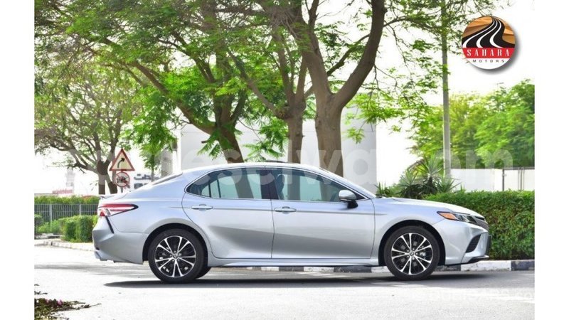 Big with watermark toyota camry east mahe import dubai 6688