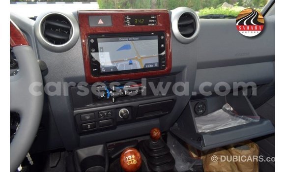 Acheter Import Voiture Toyota Land Cruiser Rouge à Import - Dubai, East Mahé Acheter Import Voiture Toyota Land Cruiser Rouge à Import - Dubai, East Mahé