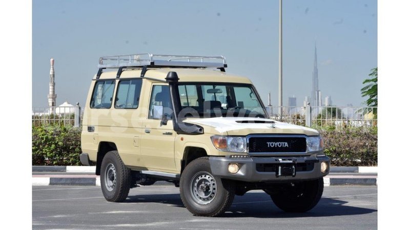 Big with watermark toyota land cruiser east mahe import dubai 6691