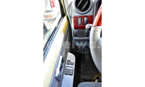 Acheter Import Voiture Toyota Land Cruiser Beige à Import - Dubai, East Mahé Acheter Import Voiture Toyota Land Cruiser Beige à Import - Dubai, East Mahé