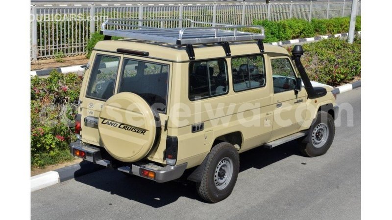 Big with watermark toyota land cruiser east mahe import dubai 6691