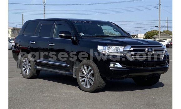 Buy Import Toyota Land Cruiser Black Car in Import - Dubai in East Mahé Buy Import Toyota Land Cruiser Black Car in Import - Dubai in East Mahé