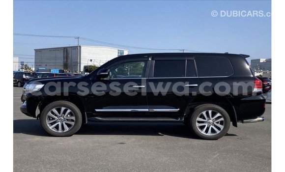 Buy Import Toyota Land Cruiser Black Car in Import - Dubai in East Mahé Buy Import Toyota Land Cruiser Black Car in Import - Dubai in East Mahé
