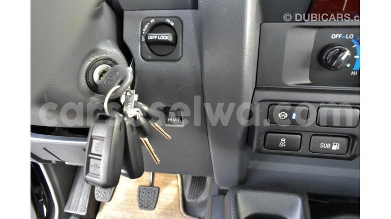 Big with watermark toyota land cruiser east mahe import dubai 6697