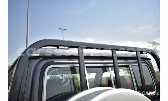 Acheter Import Voiture Toyota Land Cruiser Autre à Import - Dubai, East Mahé Acheter Import Voiture Toyota Land Cruiser Autre à Import - Dubai, East Mahé