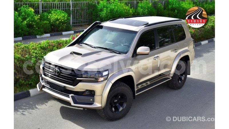 Big with watermark toyota land cruiser east mahe import dubai 6698