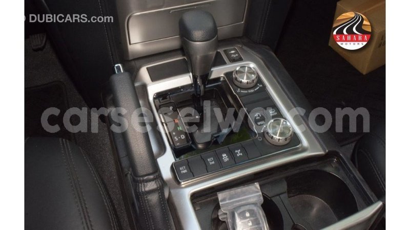 Big with watermark toyota land cruiser east mahe import dubai 6698