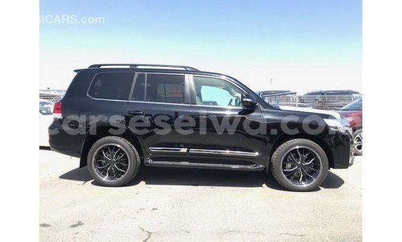 Buy Import Toyota Land Cruiser Black Car in Import - Dubai in East Mahé Buy Import Toyota Land Cruiser Black Car in Import - Dubai in East Mahé