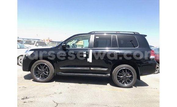 Buy Import Toyota Land Cruiser Black Car in Import - Dubai in East Mahé Buy Import Toyota Land Cruiser Black Car in Import - Dubai in East Mahé