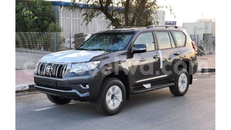 Big with watermark toyota prado east mahe import dubai 6718