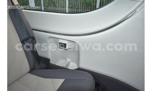 Acheter Import Voiture Toyota Hiace Bleu à Import - Dubai, East Mahé Acheter Import Voiture Toyota Hiace Bleu à Import - Dubai, East Mahé