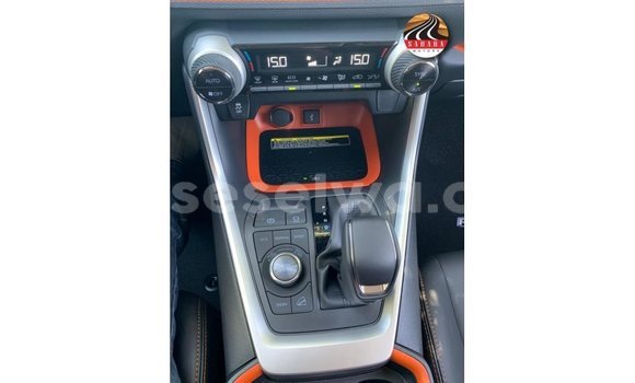 Acheter Import Utilitaire Toyota Ade Autre à Import - Dubai, East Mahé Acheter Import Utilitaire Toyota Ade Autre à Import - Dubai, East Mahé