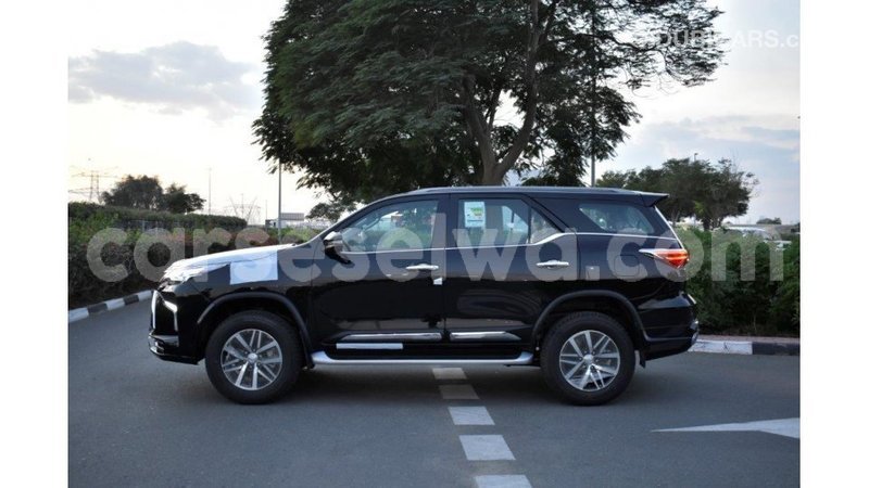 Big with watermark toyota fortuner east mahe import dubai 6726