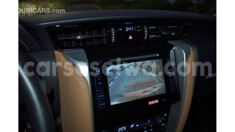 Big with watermark toyota fortuner east mahe import dubai 6726