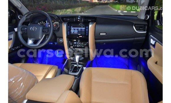 Acheter Import Voiture Toyota Fortuner Noir à Import - Dubai, East Mahé Acheter Import Voiture Toyota Fortuner Noir à Import - Dubai, East Mahé