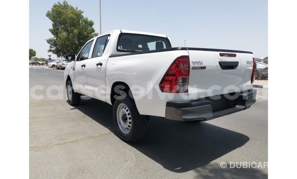 Acheter Import Voiture Toyota Hilux Blanc à Import - Dubai, East Mahé Acheter Import Voiture Toyota Hilux Blanc à Import - Dubai, East Mahé