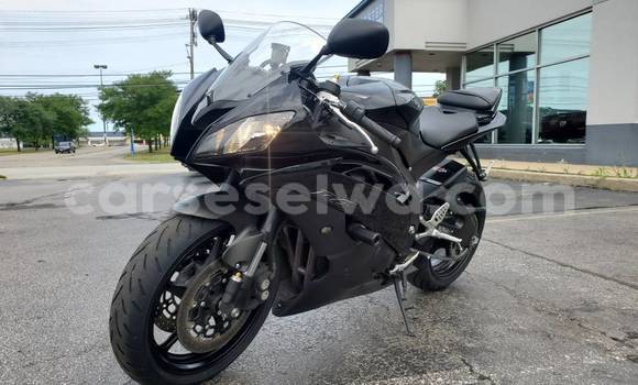 Buy Used Yamaha YZF Black Bike in Anse Aux Pins in East Mahé Buy Used Yamaha YZF Black Bike in Anse Aux Pins in East Mahé