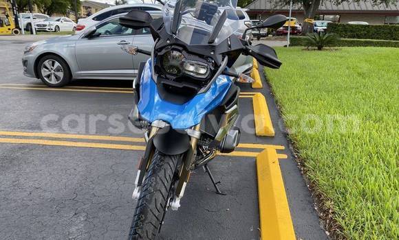 Acheter Occasion Moto BMW R1200GS Adventure Bleu à Anse Royale, South Mahé Acheter Occasion Moto BMW R1200GS Adventure Bleu à Anse Royale, South Mahé