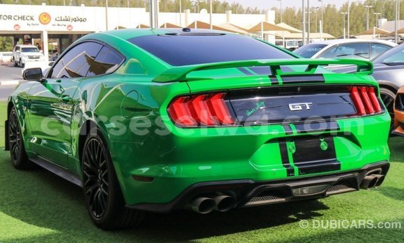 Acheter Import Voiture Ford Mustang Vert à Import - Dubai, East Mahé Acheter Import Voiture Ford Mustang Vert à Import - Dubai, East Mahé