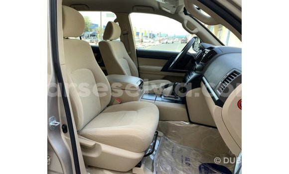Buy Import Toyota Land Cruiser Other Car in Import - Dubai in East Mahé Buy Import Toyota Land Cruiser Other Car in Import - Dubai in East Mahé