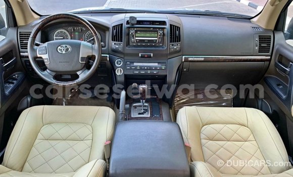 Buy Import Toyota Land Cruiser Blue Car in Import - Dubai in East Mahé Buy Import Toyota Land Cruiser Blue Car in Import - Dubai in East Mahé