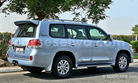 Buy Import Toyota Land Cruiser Blue Car in Import - Dubai in East Mahé Buy Import Toyota Land Cruiser Blue Car in Import - Dubai in East Mahé