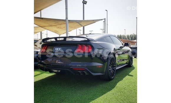 Acheter Import Voiture Ford Mustang Noir à Import - Dubai, East Mahé Acheter Import Voiture Ford Mustang Noir à Import - Dubai, East Mahé
