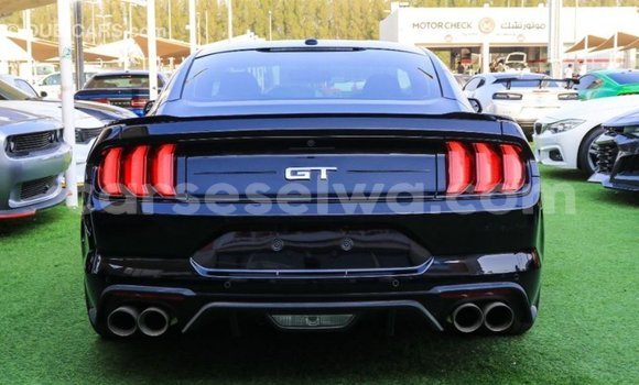 Acheter Import Voiture Ford Mustang Noir à Import - Dubai, East Mahé Acheter Import Voiture Ford Mustang Noir à Import - Dubai, East Mahé