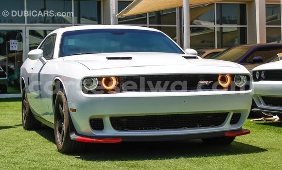 Buy Import Dodge Challenger White Car in Import - Dubai in East Mahé Buy Import Dodge Challenger White Car in Import - Dubai in East Mahé