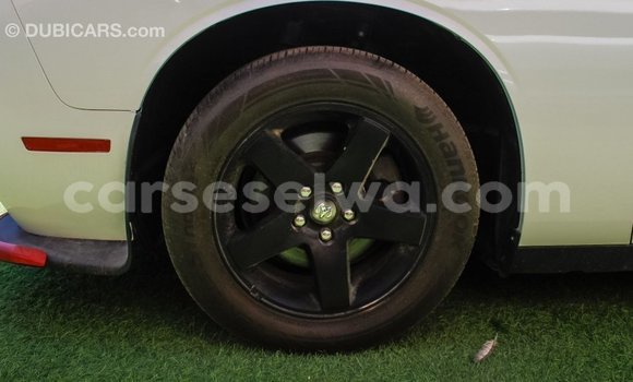 Buy Import Dodge Challenger White Car in Import - Dubai in East Mahé Buy Import Dodge Challenger White Car in Import - Dubai in East Mahé